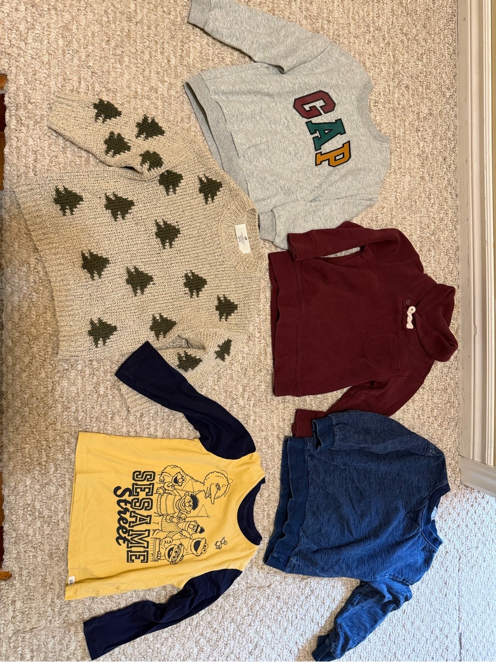 Lot of 21 Pieces - 4T Clothing - Picture 4 of 9
